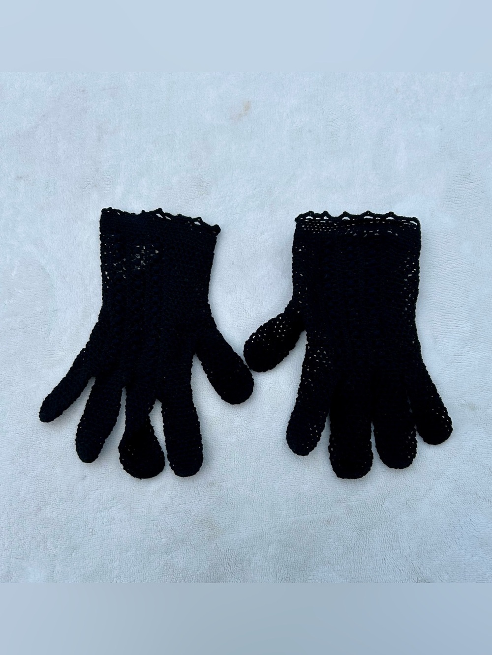 Vintage Knit Mesh Gloves Crochet Cotton Black Stretchy Scalloped Trim
